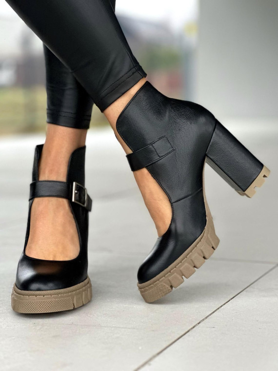 Czarne półbuty damskie na wysokim obcasie, z klamerką, ze skóry naturalnej