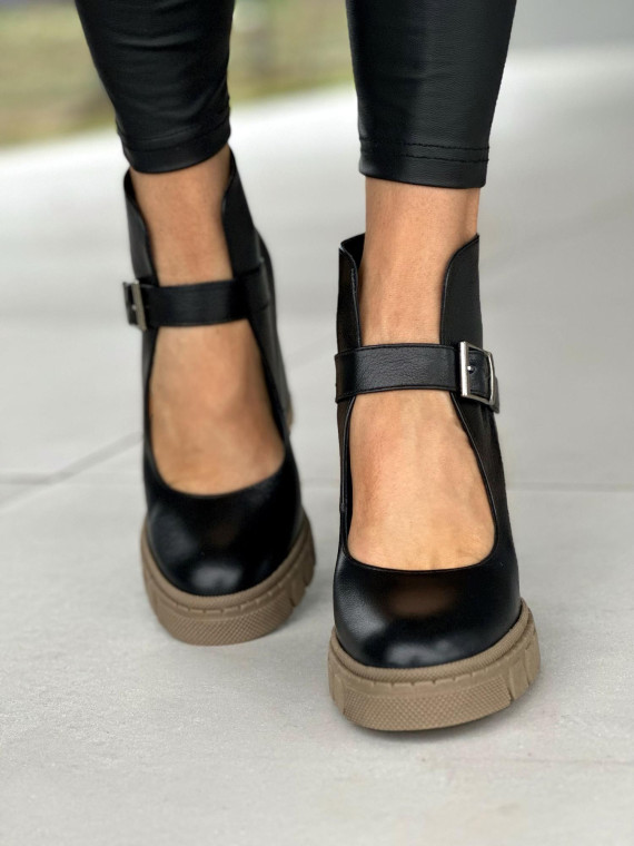 Czarne półbuty damskie na wysokim obcasie, z klamerką, ze skóry naturalnej