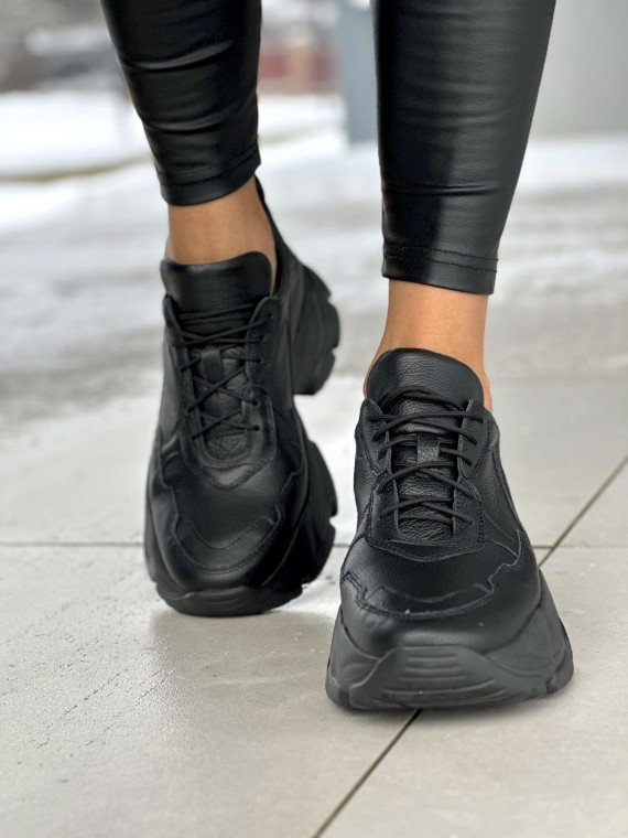 Lekkie czarne sneakersy damskie na wyższej podeszwie, skóra naturalna