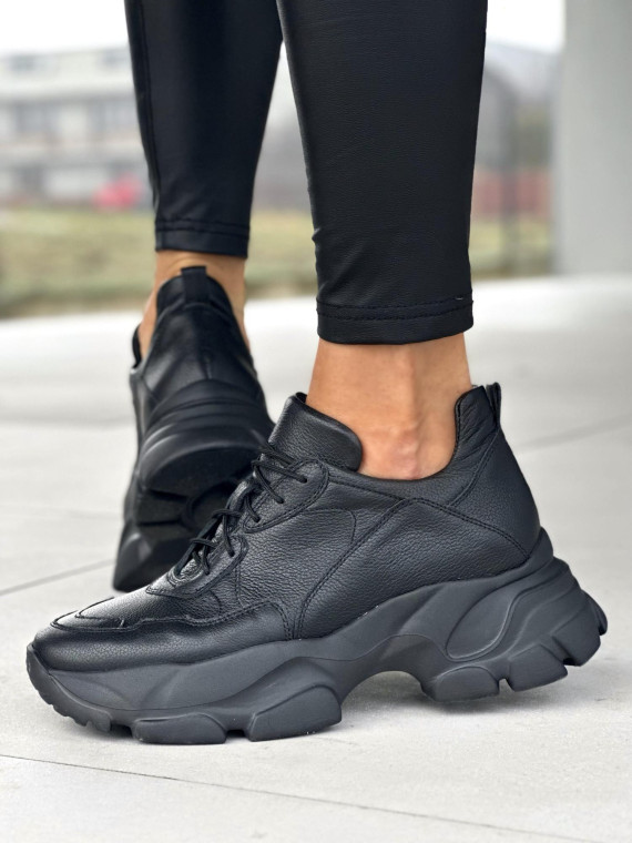 Lekkie czarne sneakersy damskie na wyższej podeszwie, skóra naturalna