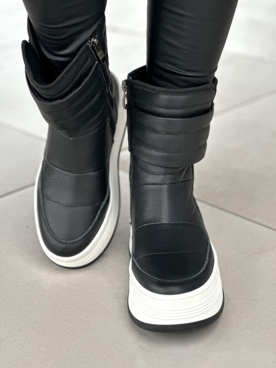 Ciepłe czarne na grubej lekkiej podeszwie śniegowce damskie ze skóry naturalnej