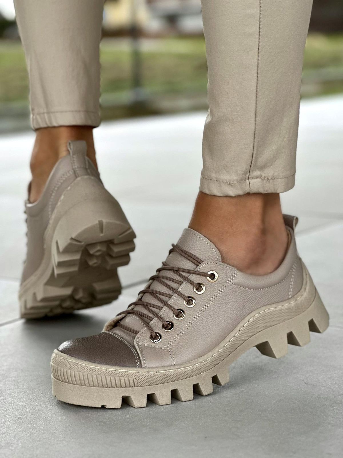 Beżowe niskie trapery damskie skóra naturalna