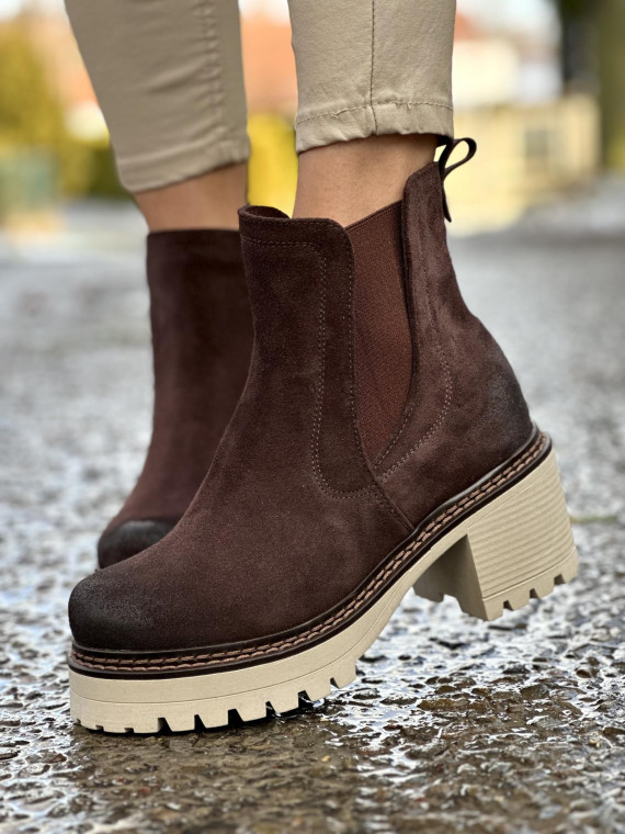 Brązowe ocieplane botki damskie ze skóry naturalnej