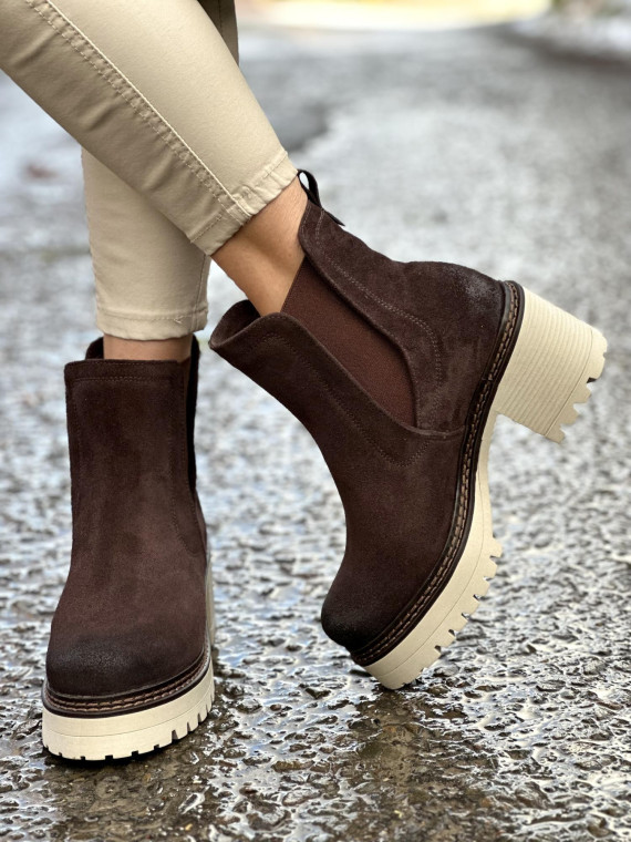 Brązowe ocieplane botki damskie ze skóry naturalnej