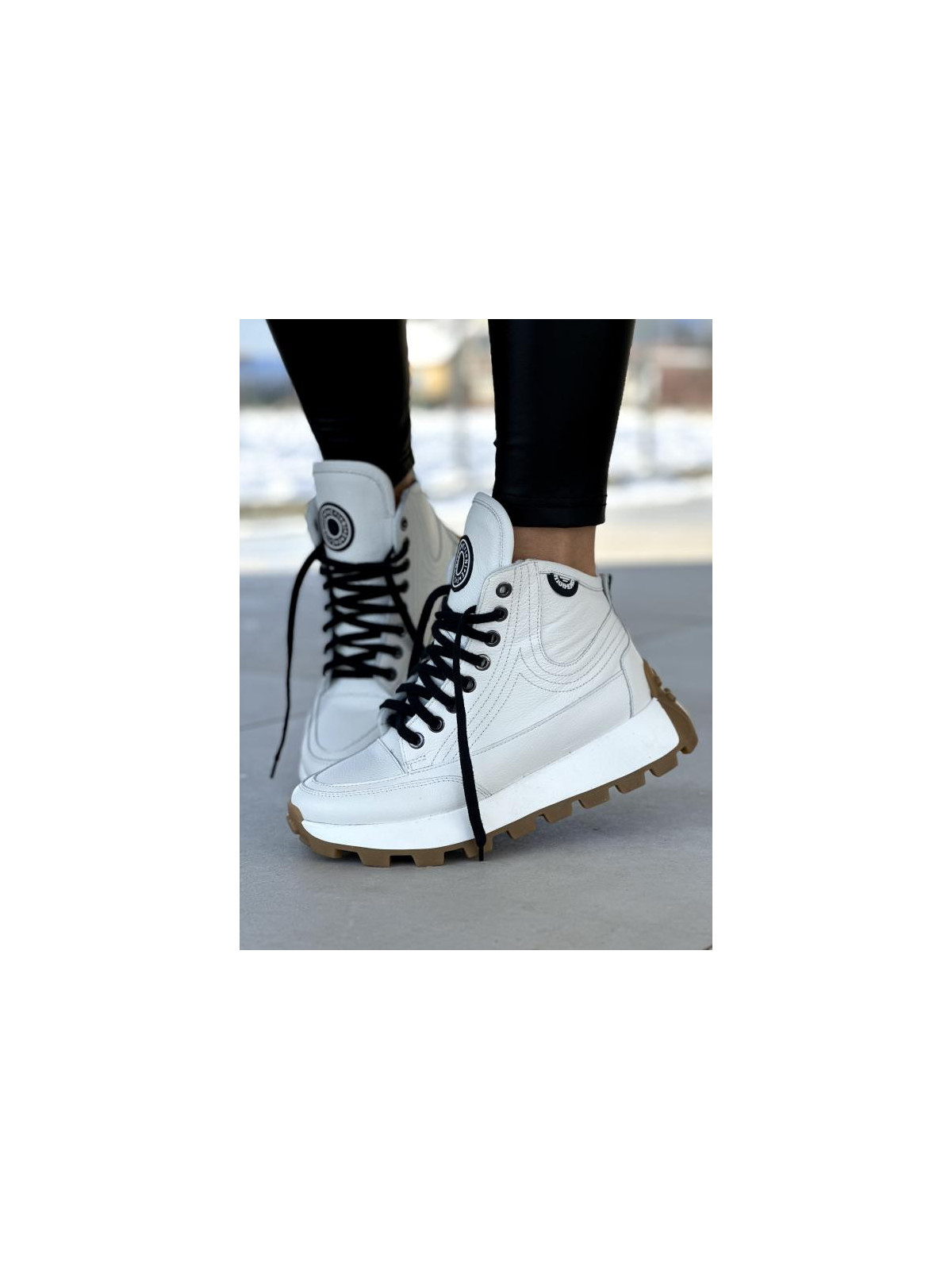 Białe wysokie sneakersy damskie skóra naturalna