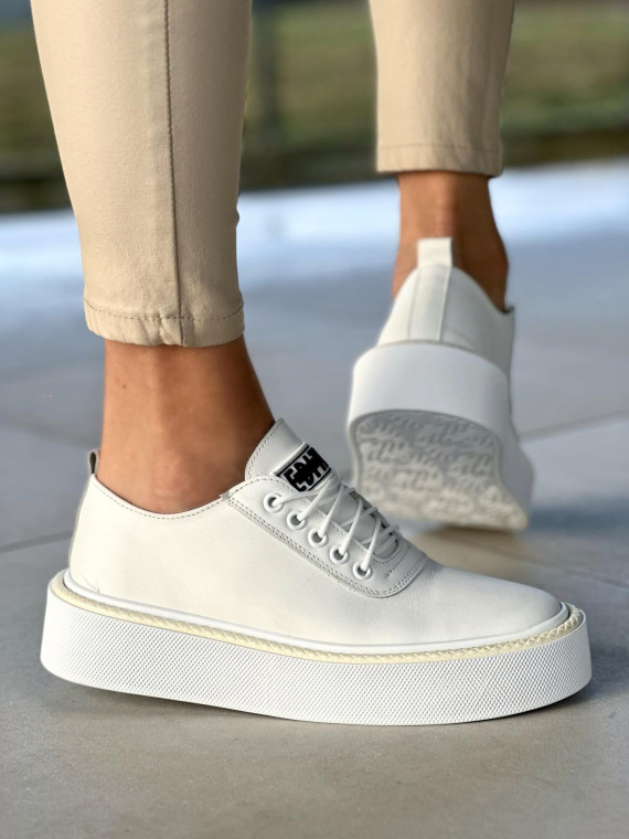 Lekkie białe trampki damskie na wyższej podeszwie skóra naturalna