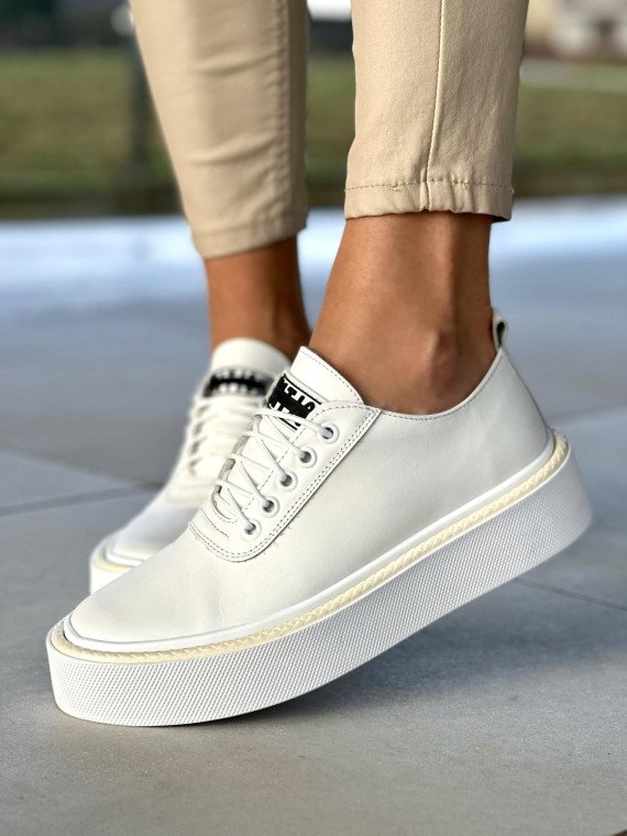 Lekkie białe trampki damskie na wyższej podeszwie skóra naturalna