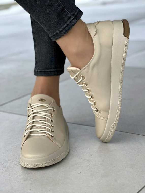 Delikatne beżowe trampki damskie, skóra naturalna