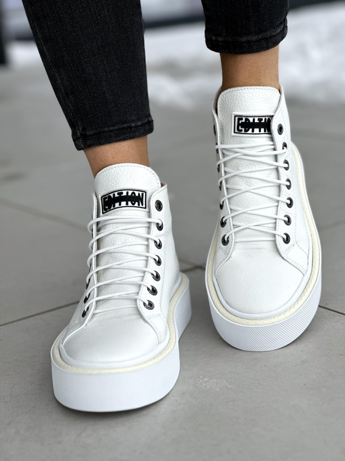 Wysokie białe trampki damskie na grubszej podeszwie, skóra naturalna