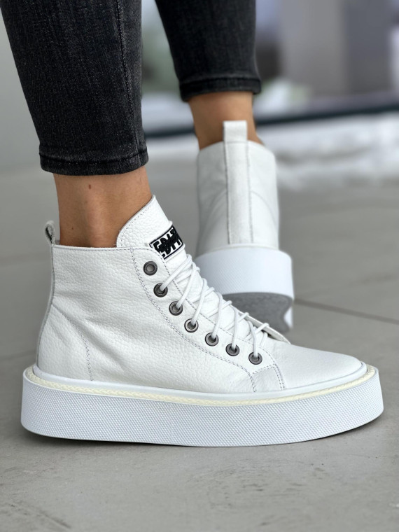 Wysokie białe trampki damskie na grubszej podeszwie, skóra naturalna