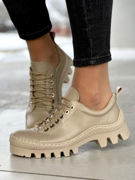 Beżowe niskie trapery damskie, skóra naturalna