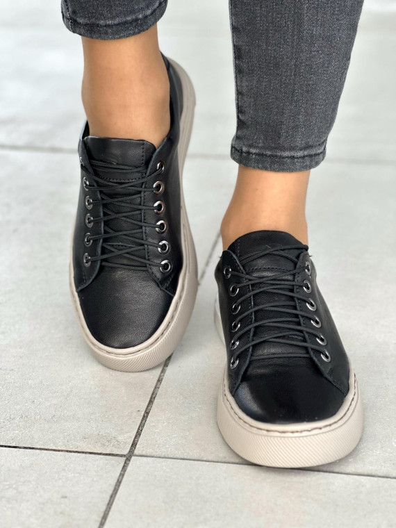 Wygodne i lekkie czarne trampki damskie, skóra naturalna