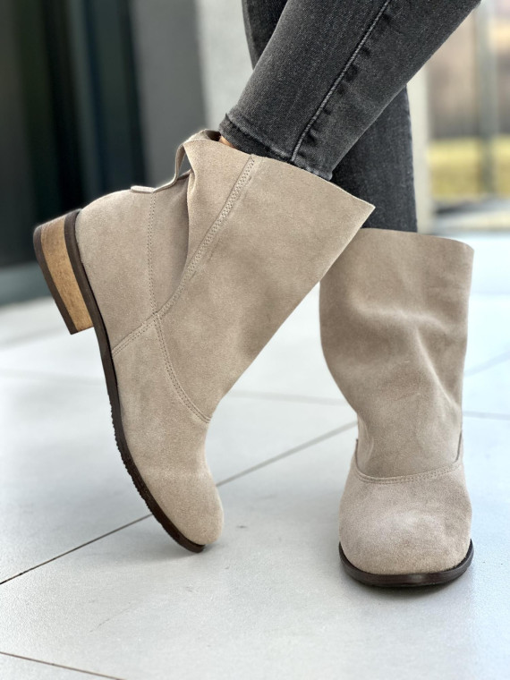 Stylowe szare botki damskie z luźną cholewką, skóra naturalna welurowa