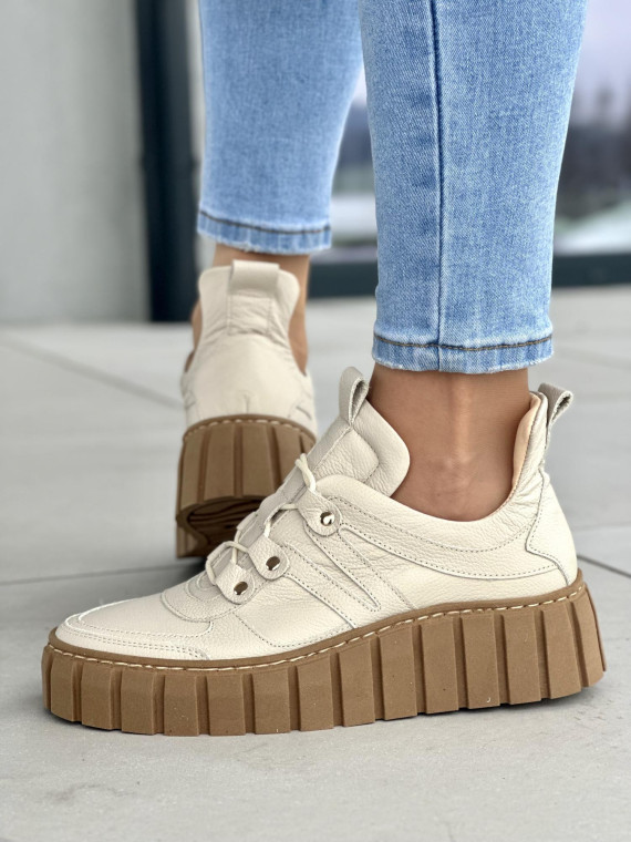 Lekkie beżowe trampki damskie na wyższej podeszwie, skóra naturalna