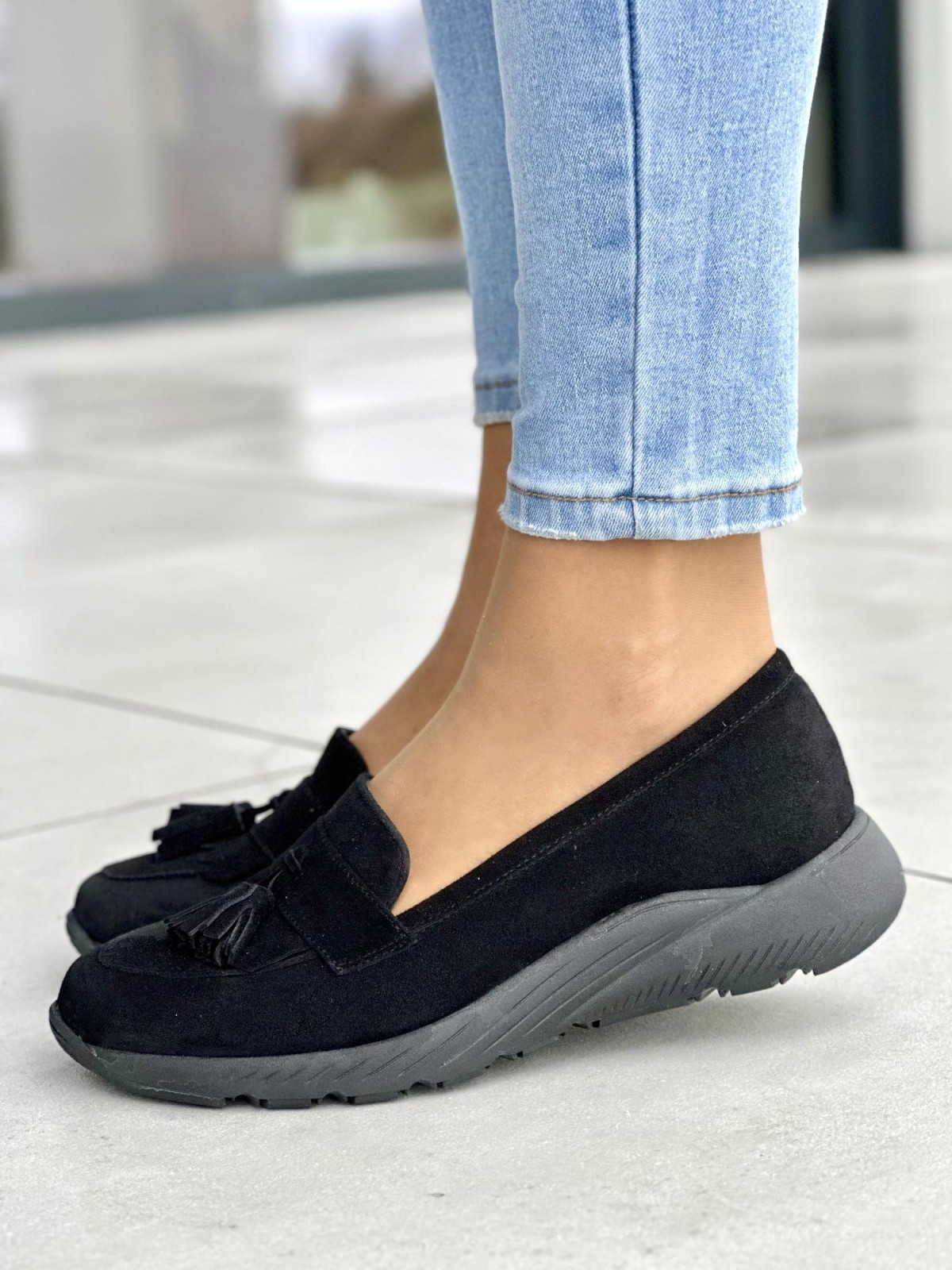 Lekkie i zgrabne czarne mokasyny damskie, skóra naturalna zamszowa