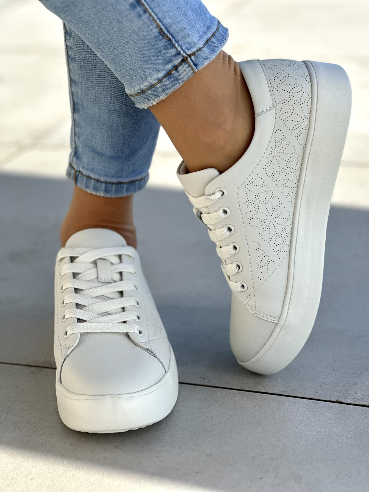 Lekkie, jasno-beżowe trampki damskie, skóra naturalna