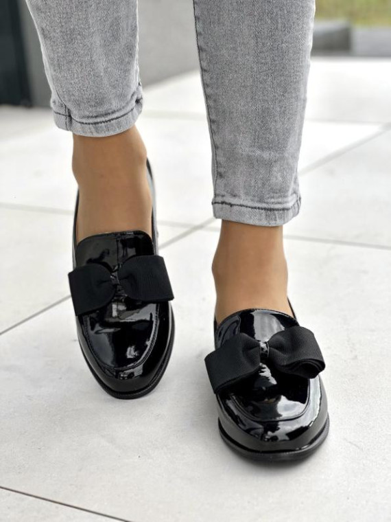 Śliczne lakierowane czarne mokasyny damskie z kokardą, skóra naturalna