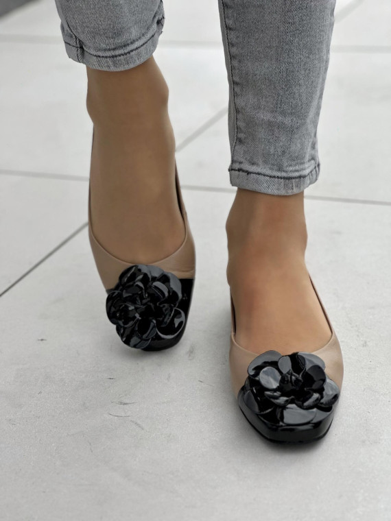 Delikatne, lekkie i wygodne beżowo-czarne baleriny damskie, skóra naturalna