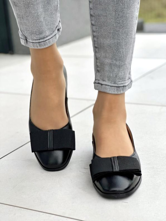 Stylowe czarne baleriny damskie z kokardą, skóra naturalna