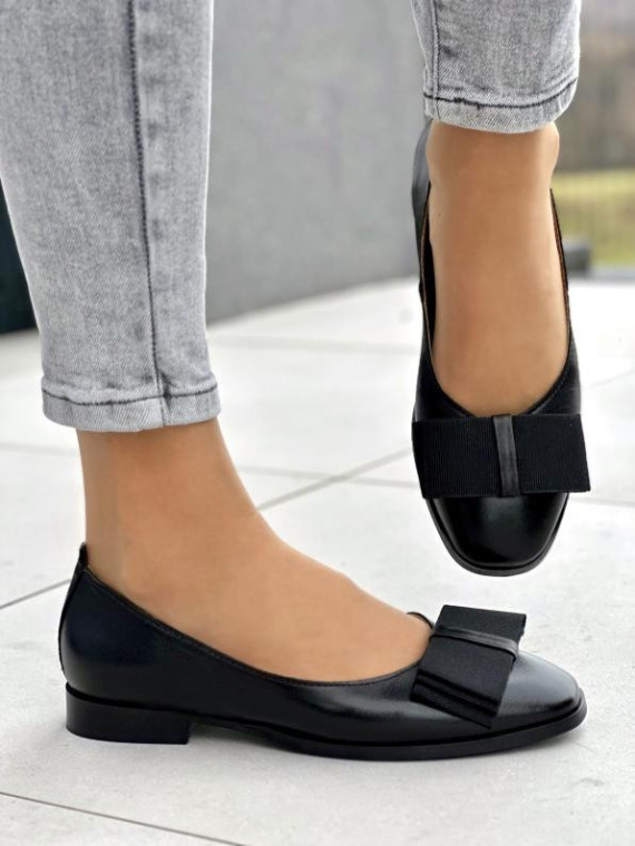 Stylowe czarne baleriny damskie z kokardą, skóra naturalna