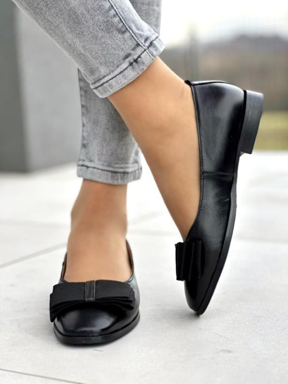 Stylowe czarne baleriny damskie z kokardą, skóra naturalna