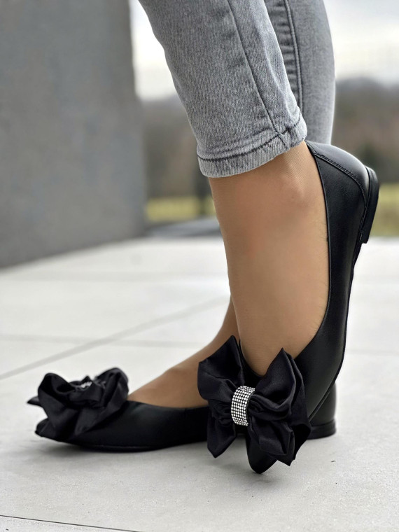 Piękne i kobiece czarne baleriny damskie z kokardą, skóra naturalna