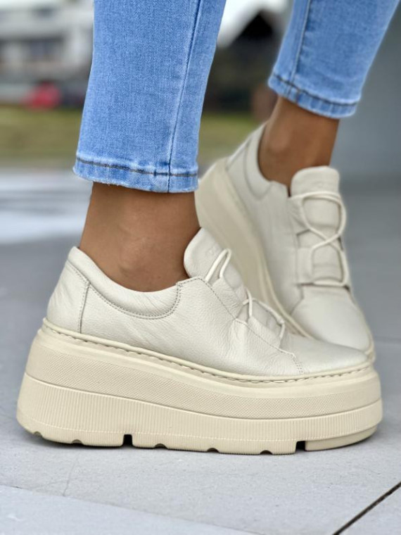 Lekkie beżowe trampki damskie na grubej platformie, skóra naturalna