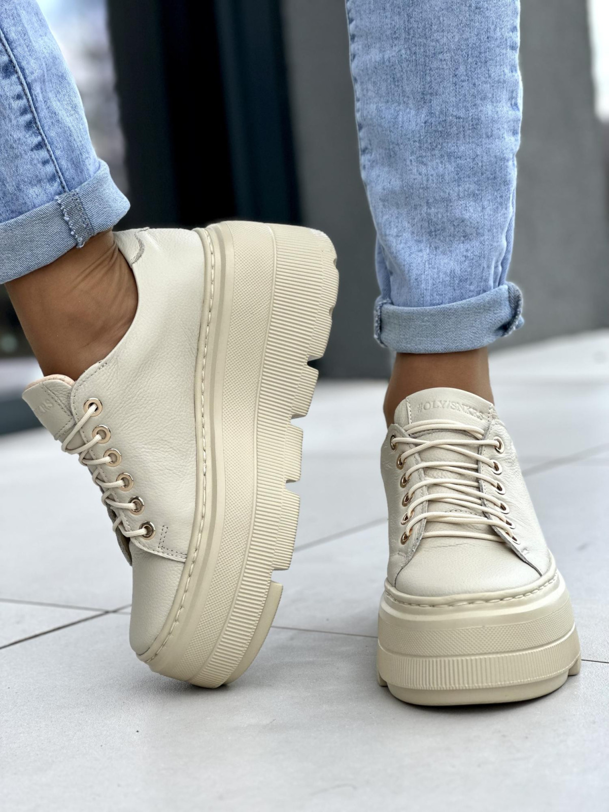 Beżowe trampki damskie na grubej lekkiej platformie, skóra naturalna