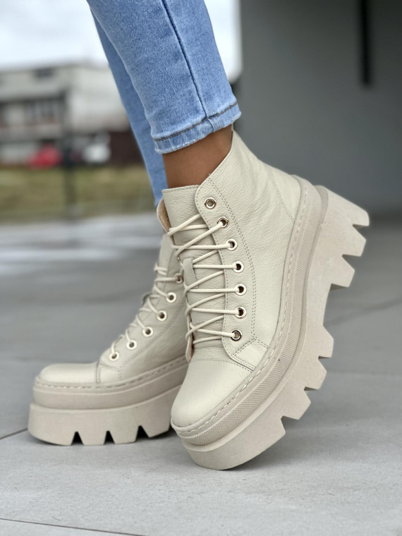 Beżowe trapery damskie na grubej podeszwie, skóra naturalna