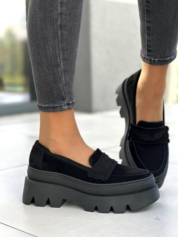 Czarne zamszowe mokasyny damskie na grubej podeszwie, skóra naturalna