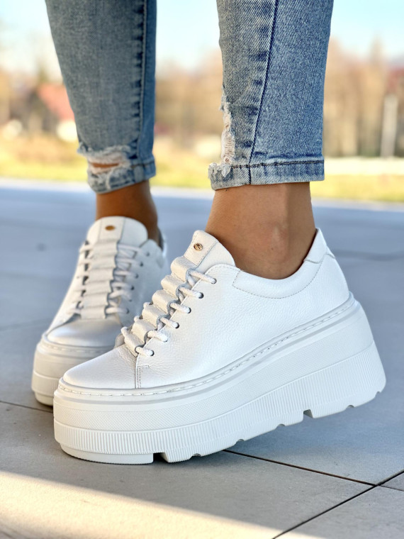 Wygodne białe trampki damskie na lekkiej grubej platformie, skóra naturalna