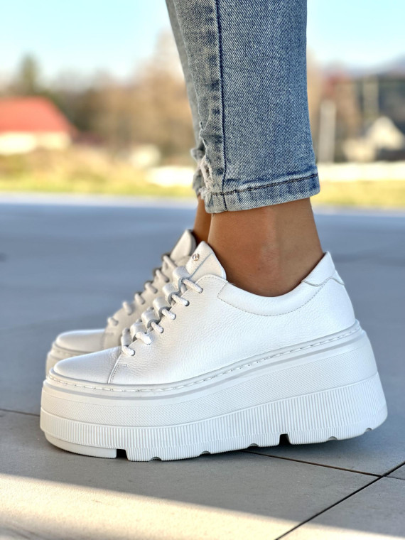 Wygodne białe trampki damskie na lekkiej grubej platformie, skóra naturalna