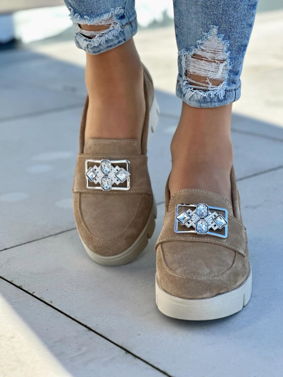 Wygodne beżowe mokasyny damskie z ozdobą, skóra naturalna welurowa