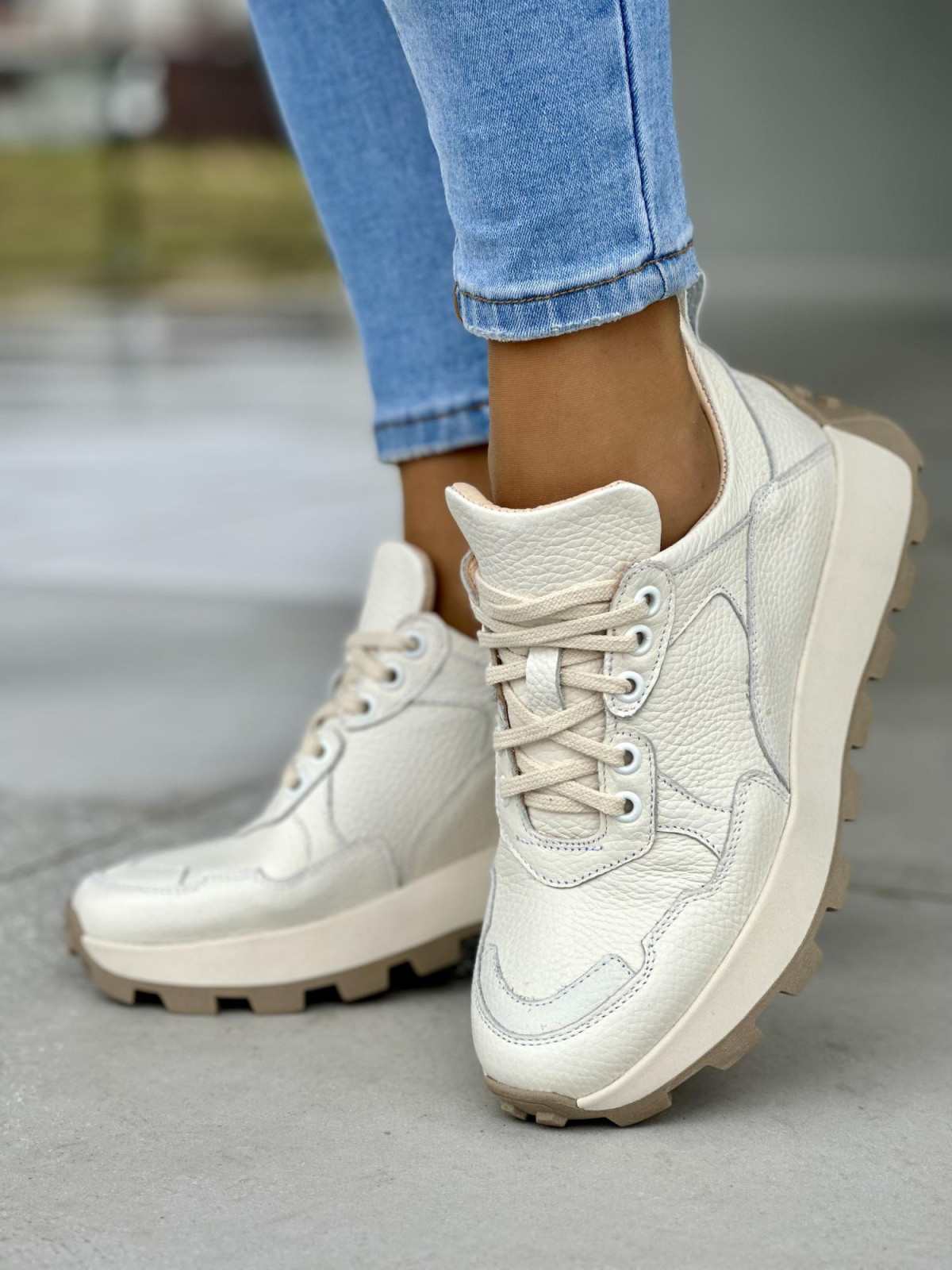 Wygodne kremowe sneakersy damskie, skóra naturalna