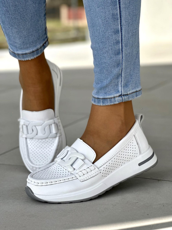 Bardzo lekkie ażurowe białe mokasyny damskie, skóra naturalna