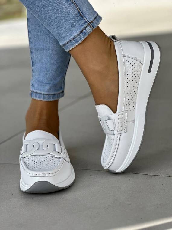 Bardzo lekkie ażurowe białe mokasyny damskie, skóra naturalna