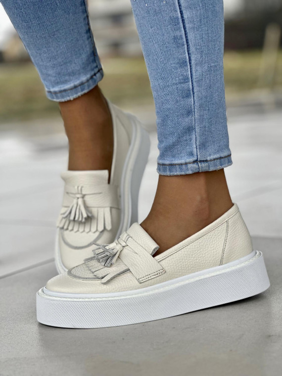 Kremowe mokasyny damskie na wyższej platformie, skóra naturalna