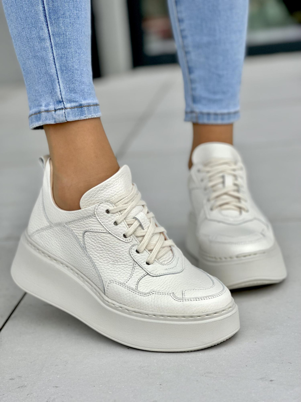 Wygodne kremowe sneakersy damskie na platformie, skóra naturalna