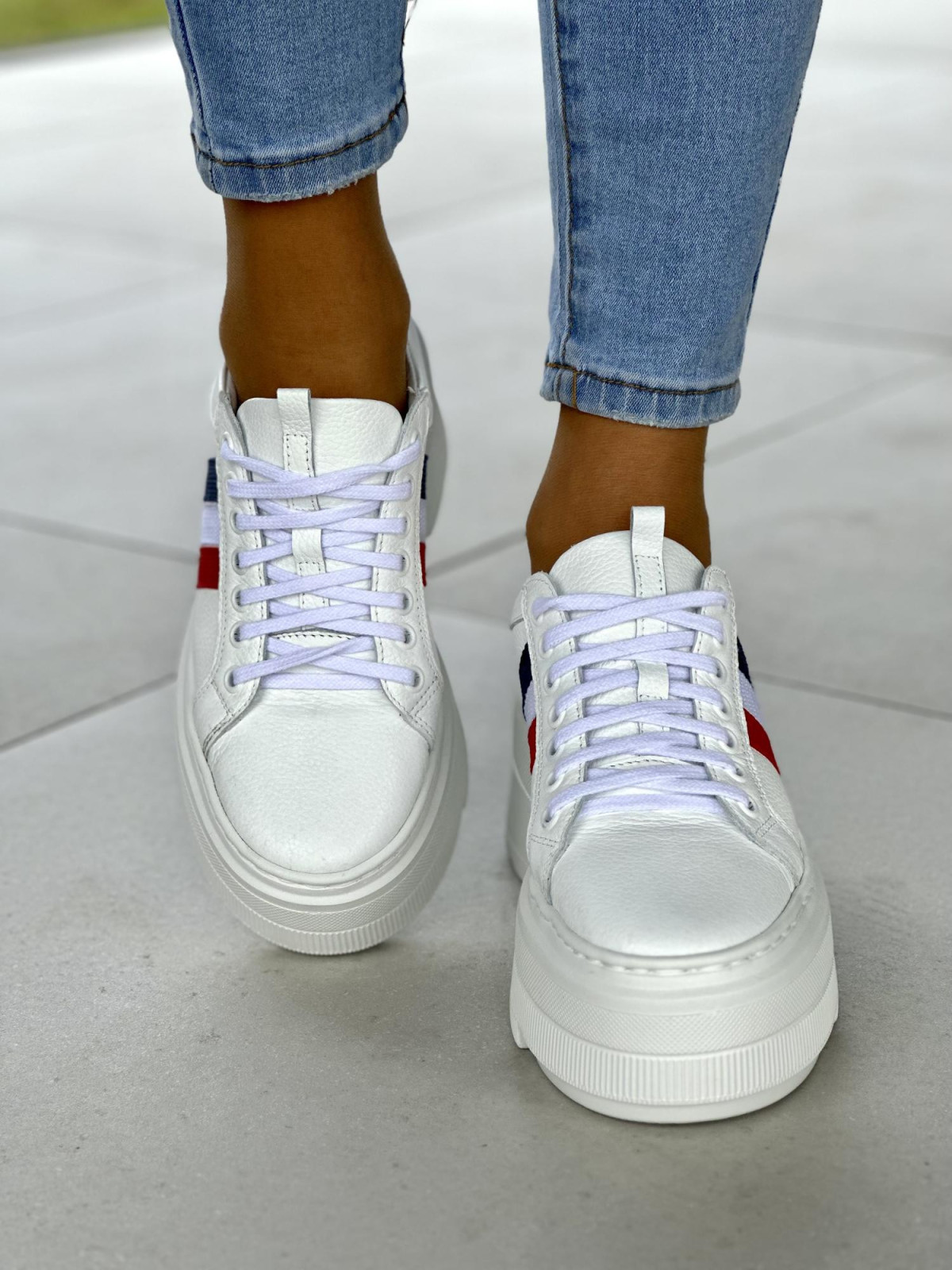 Wygodne i lekkie białe trampki damskie na platformie, skóra naturalna