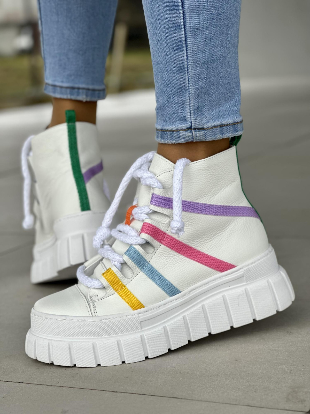 Wysokie białe trampki damskie rainbow, wyższa podeszwa, skóra naturalna
