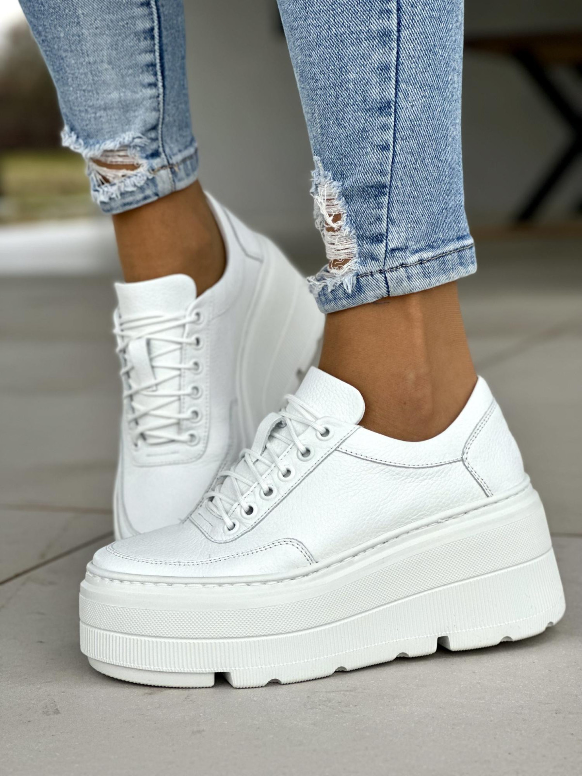 Wygodne białe trampki damskie na lekkiej platformie, skóra naturalna