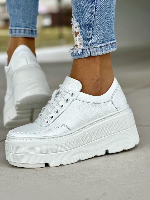 Wygodne białe trampki damskie na lekkiej platformie, skóra naturalna