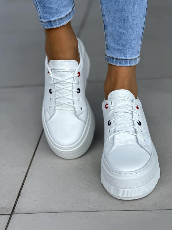 Śliczne białe trampki damskie na lekkiej platformie, skóra naturalna