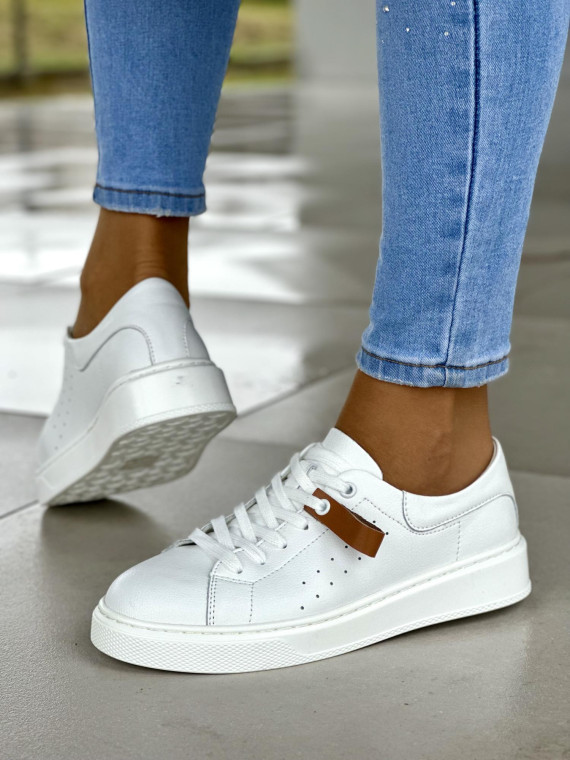 Lekkie białe trampki damskie, skóra naturalna