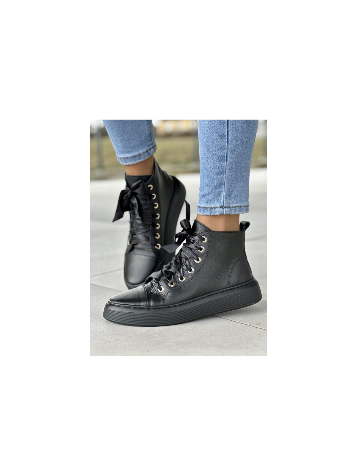 Oryginalne wysokie czarne trampki damskie sznurowane wstążką, skóra naturalna