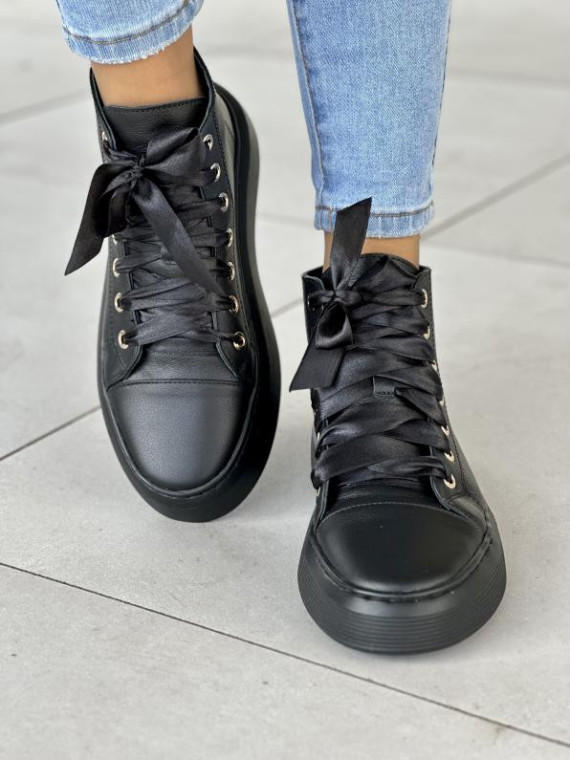 Oryginalne wysokie czarne trampki damskie sznurowane wstążką, skóra naturalna