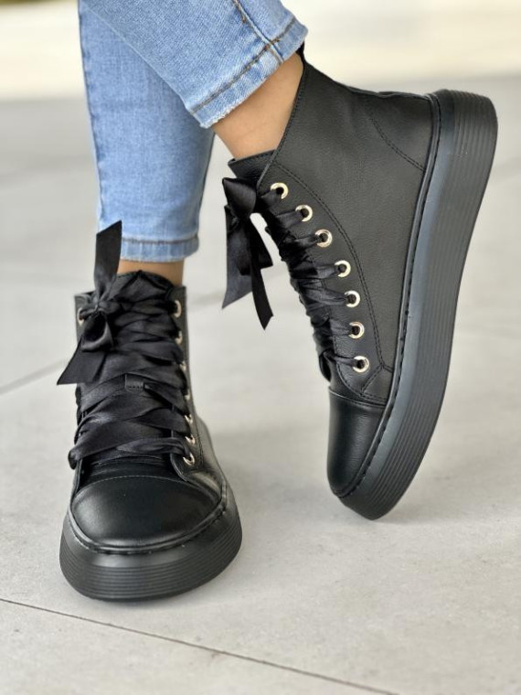 Oryginalne wysokie czarne trampki damskie sznurowane wstążką, skóra naturalna