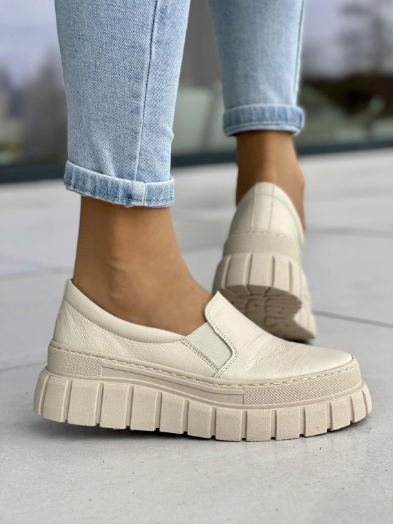 Beżowe wsuwane półbuty damskie, skóra naturalna