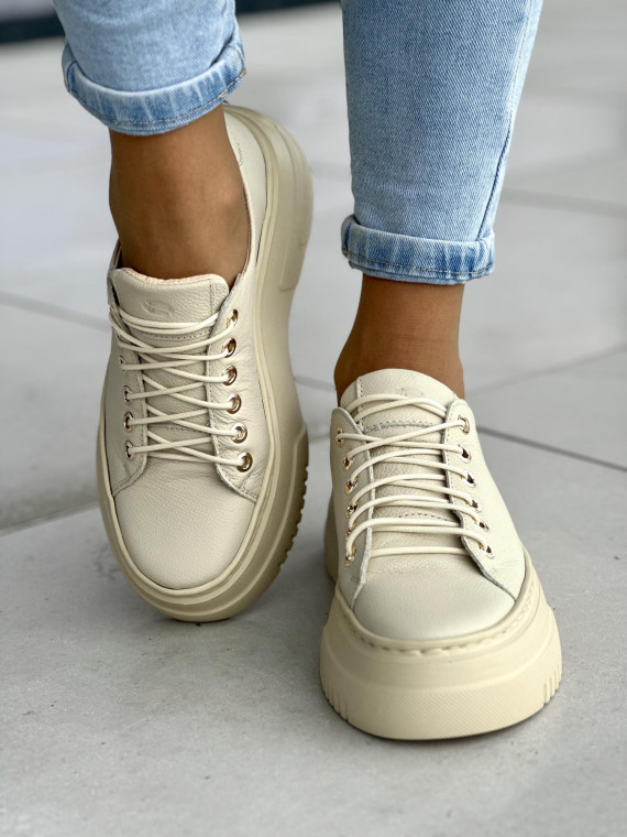 Wygodne beżowe trampki damskie, na wyższej podeszwie light motion, złote serce, skóra naturalna