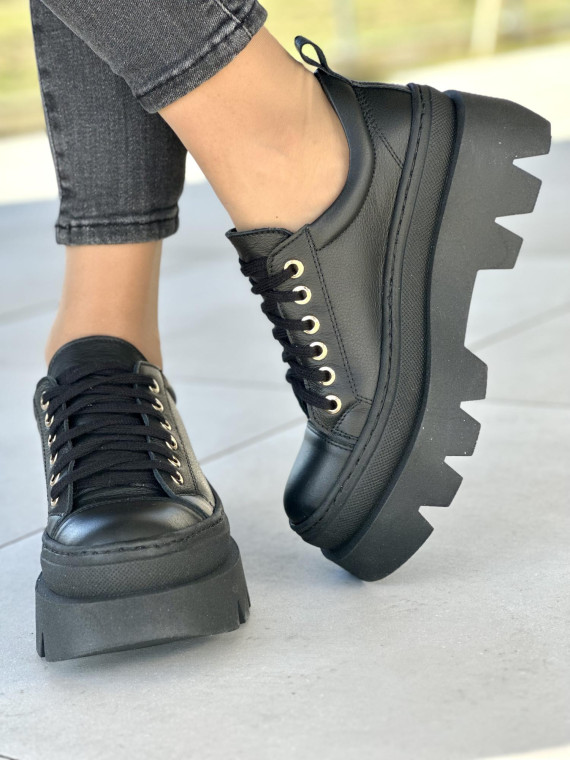 Czarne półbuty damskie sznurowane, na grubej podeszwie, skóra naturalna